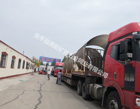 大型圓筒篩發(fā)貨中 (3)